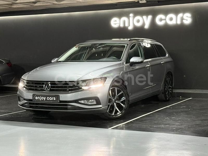 Usado VW Passat Executive 150 CV (110 kW) 2021 Gris / plata Familiar