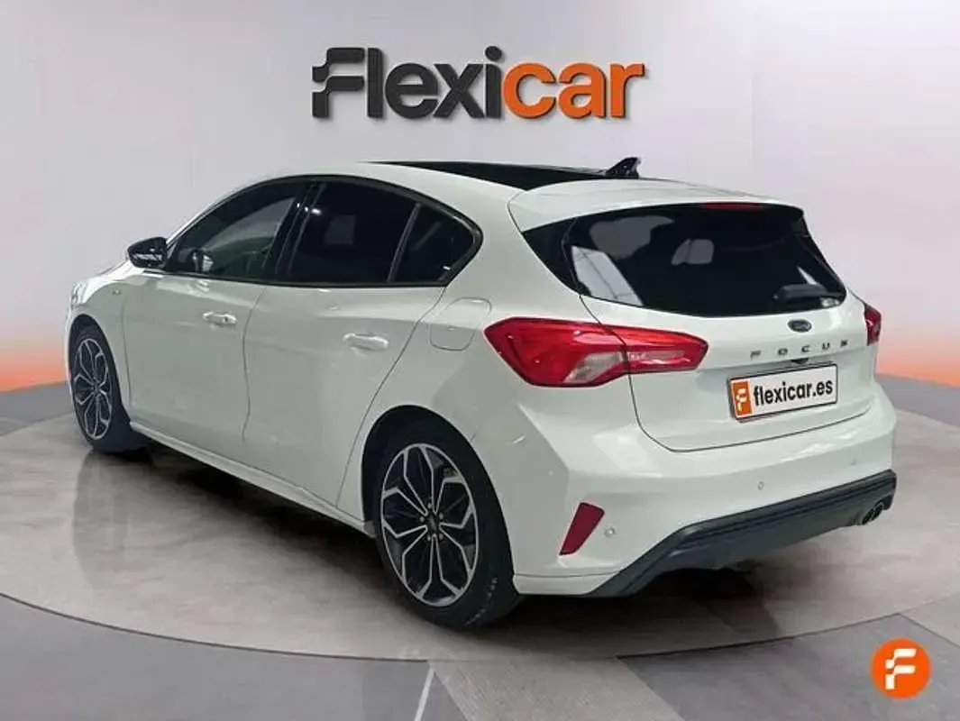 Usado Ford Focus ST-Line 125 CV (91 kW) 2019 Blanco Utilitario