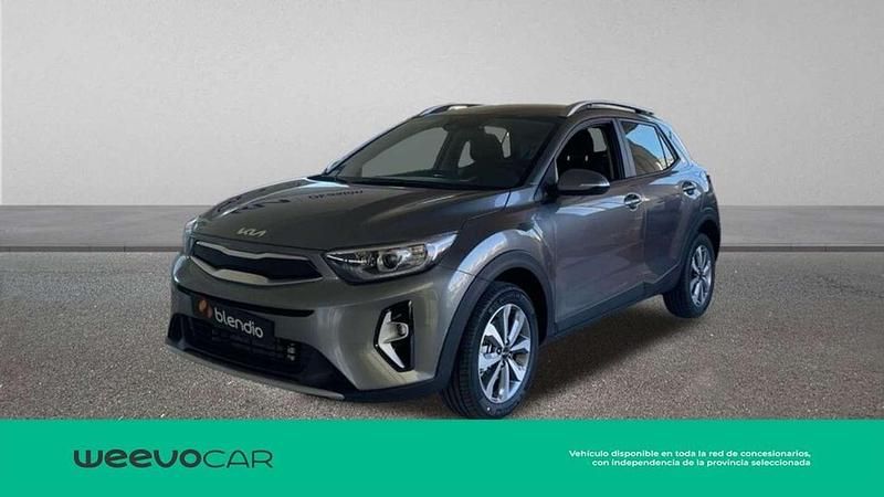 Usado Kia Stonic 101 CV (74 kW) 2025 Gris SUV
