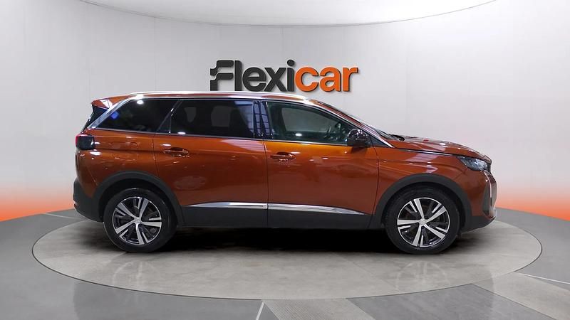 Usado Peugeot 5008 Allure 131 CV (96 kW) 2023 Marrón SUV