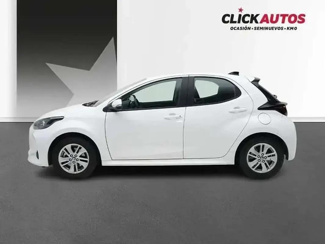 Usado Toyota Yaris Business Edition 116 CV (85 kW) 2025 Blanco Utilitario