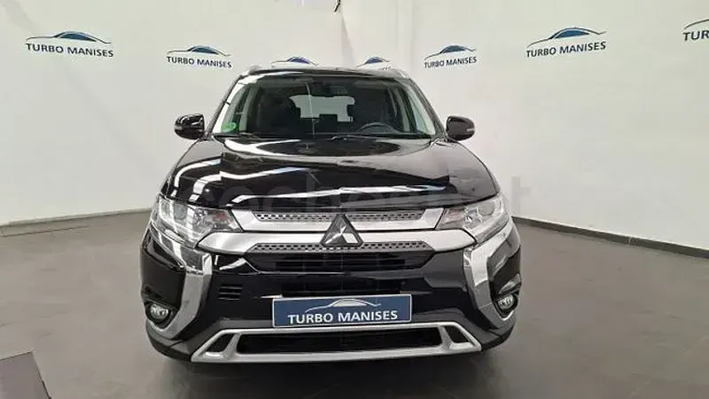 Usado Mitsubishi Outlander Motion 150 CV (110 kW) 2020 Negro SUV