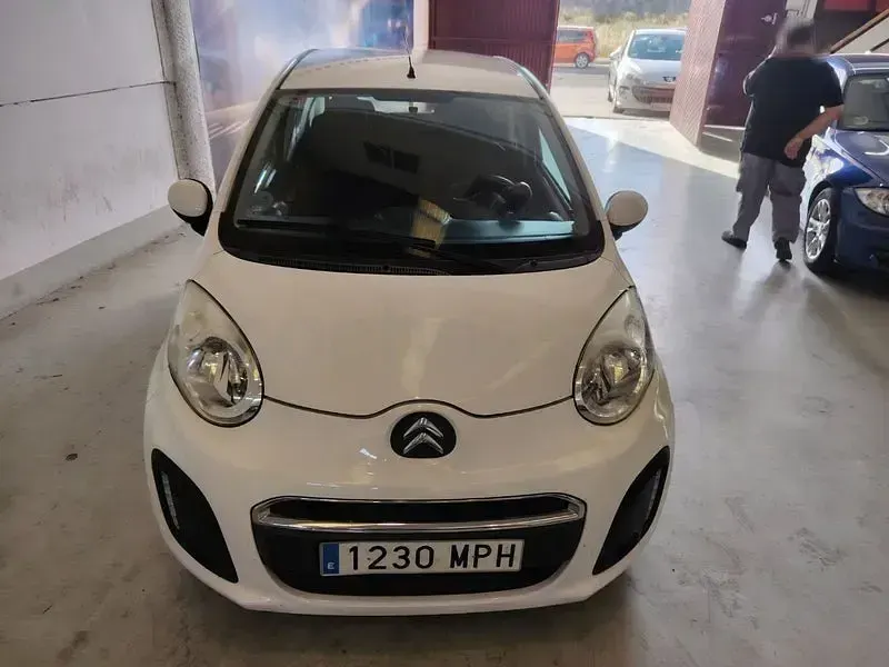 Usado Citroën C1 Seduction 68 CV (50 kW) 2014 Blanco Utilitario