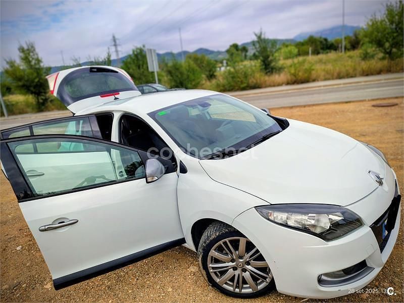 Usado Renault Mégane 110 CV (80 kW) 2011 Blanco Berlina