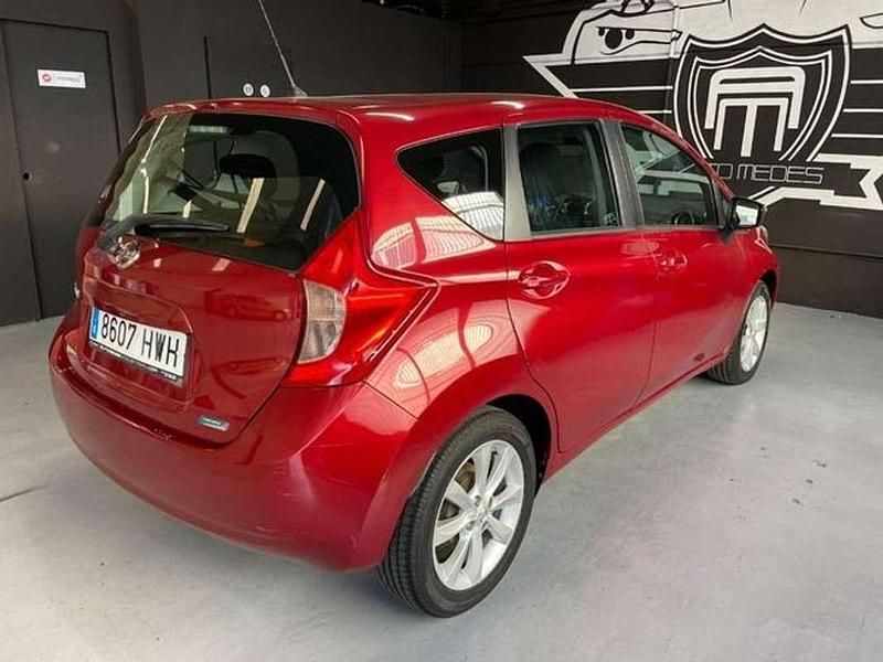 Usado Nissan Note Acenta 80 CV (58 kW) 2014 Rojo Utilitario