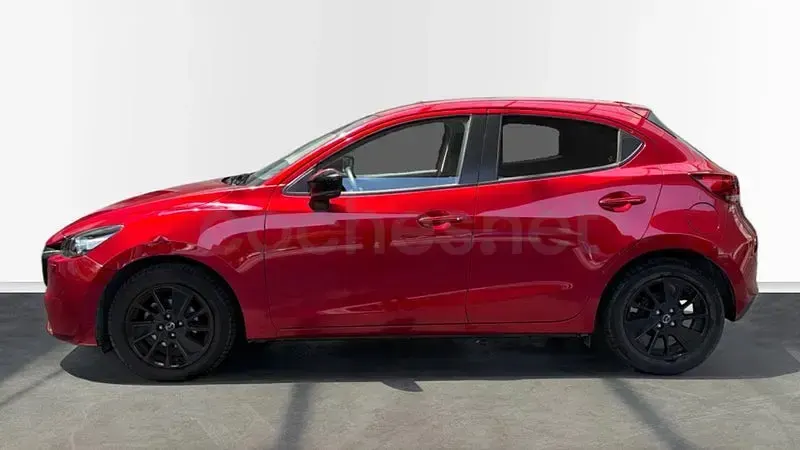 Usado Mazda 2 Signature 90 CV (66 kW) 2023 Rojo Utilitario