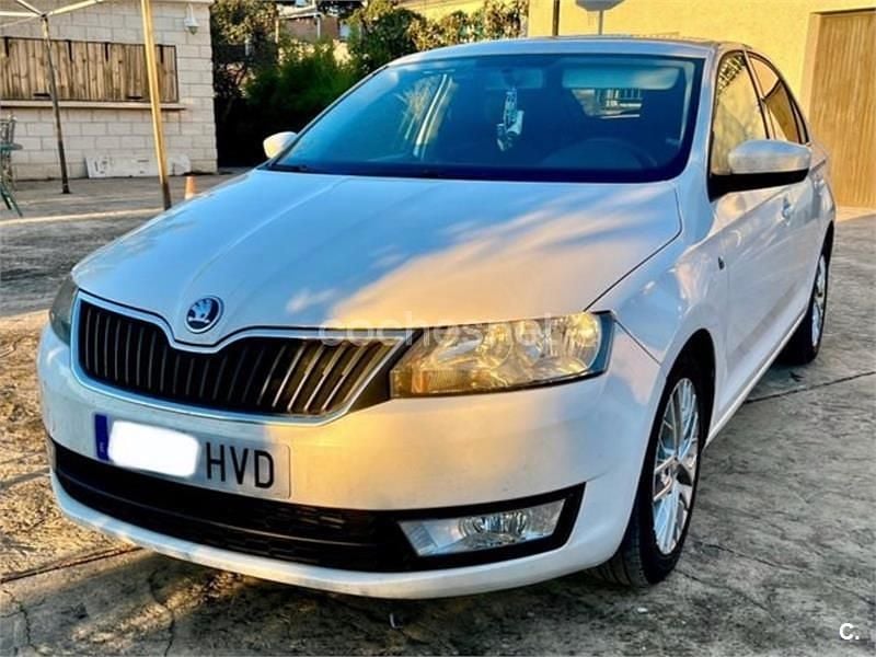 Usado Skoda Rapid Ambition 105 HP (77 kW) 2013 Branco Citadino