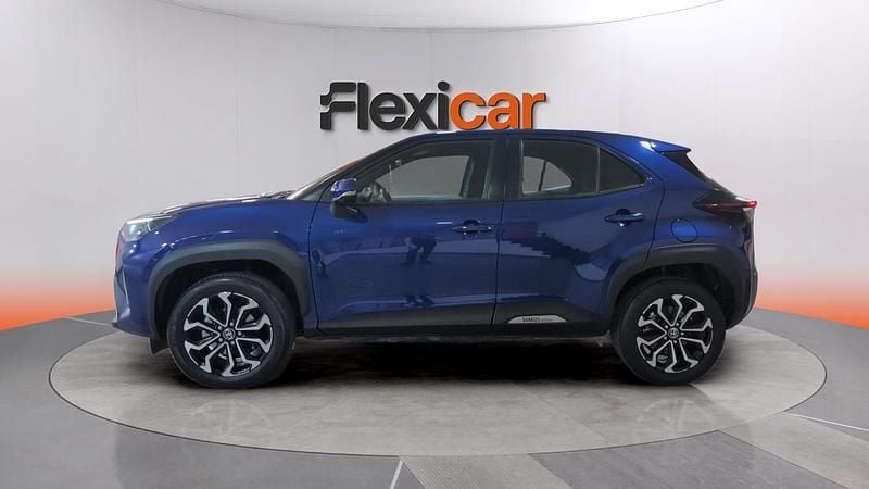 Usado Toyota Yaris Hybrid Active 116 CV (85 kW) 2022 Azul