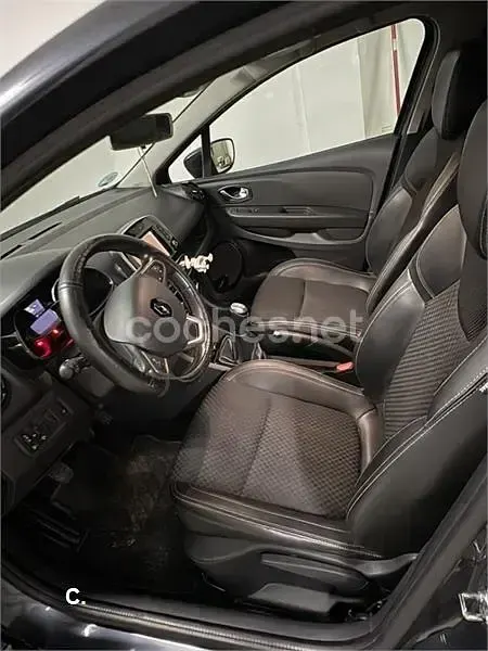 Usado Renault Clio IV Zen 90 CV (66 kW) 2019 Gris / plata Berlina