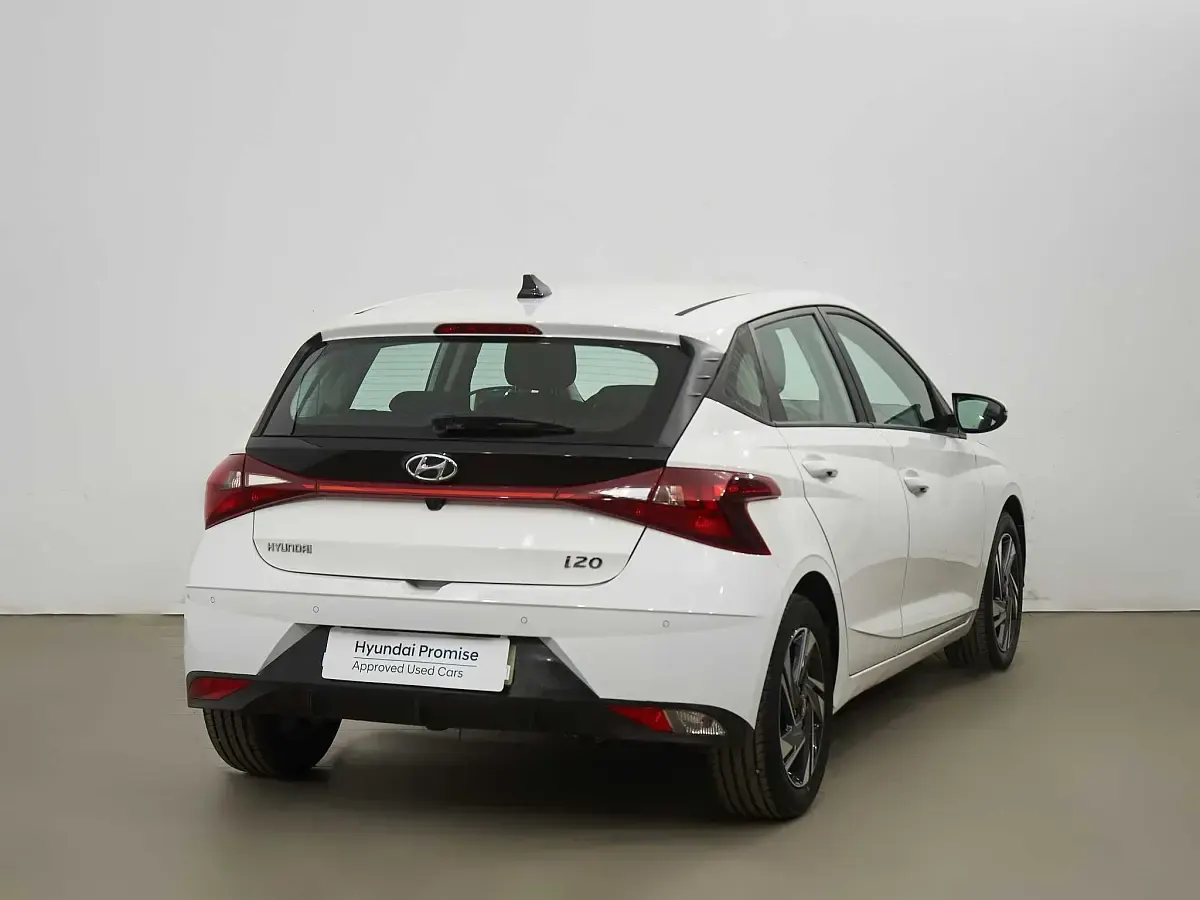 Usado Hyundai i20 84 CV (61 kW) 2022 Blanco Utilitario