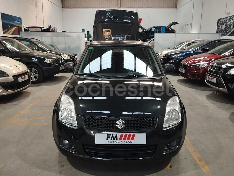 Negro Usado 2009 Suzuki Swift GL Utilitario | 5299 € (Precio justo) - Imagen 1/4