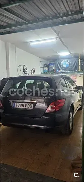 Usado Mercedes R320 224 CV (164 kW) 2006 Negro Monovolumen