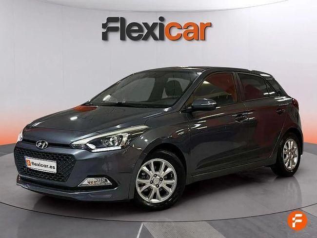Usado Hyundai i20 84 CV (61 kW) 2016 Gris / plata Berlina