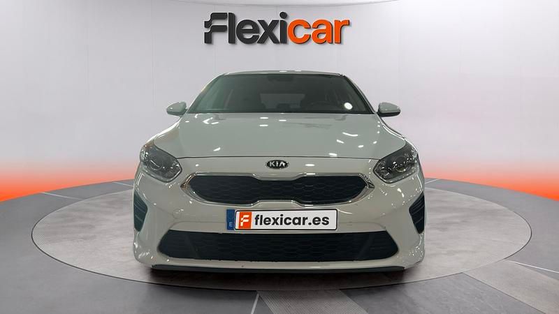 Usado Kia Ceed 115 CV (84 kW) 2019 Blanco Utilitario