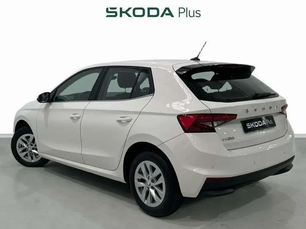 Usado Skoda Fabia Ambition 95 CV (69 kW) 2023 Blanco Utilitario
