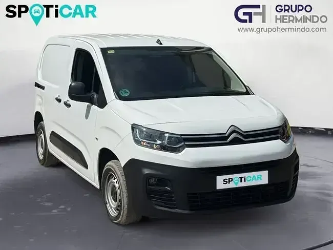 Usado Citroën Berlingo 100 CV (73 kW) 2022 Blanco Monovolumen