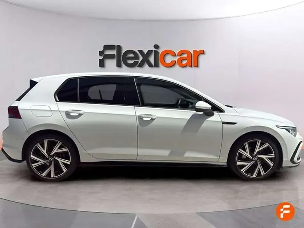 Usado VW Golf VIII R-line 150 CV (110 kW) 2023 Blanco Utilitario