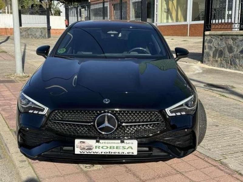 Usado Mercedes CLA200 Shooting Brake 136 CV (100 kW) 2024 Negro Familiar