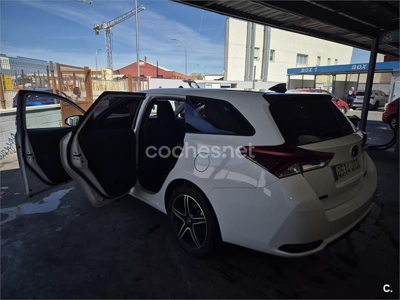 Usado Toyota Auris 90 CV (66 kW) 2016 Blanco Familiar