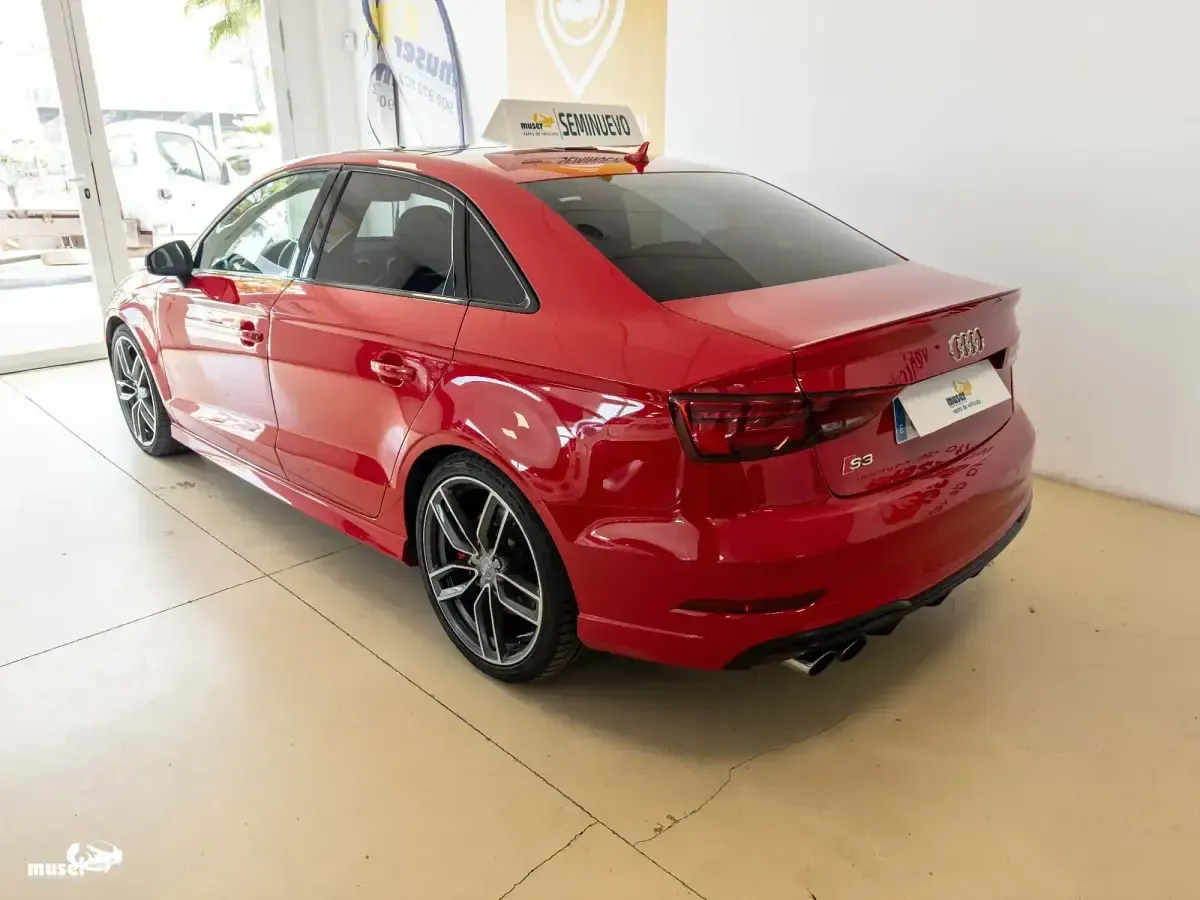 Usado Audi A3 310 CV (228 kW) 2018 Rojo Berlina