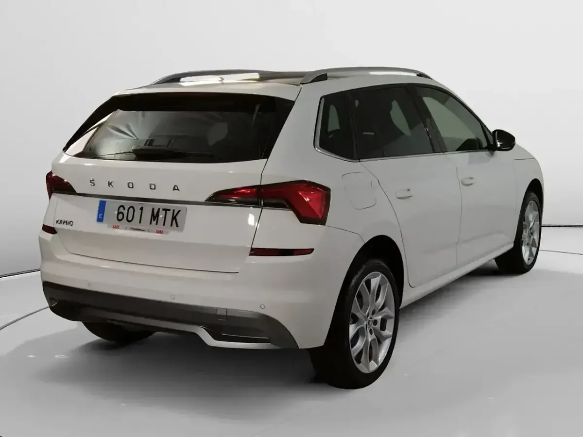Usado Skoda Kamiq Sport 150 CV (110 kW) 2024 Blanco SUV