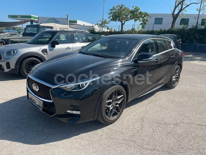 Negro Usado 2019 Infiniti Q30 Sport Tech Utilitario | 29.900 € - Imagen 1/4