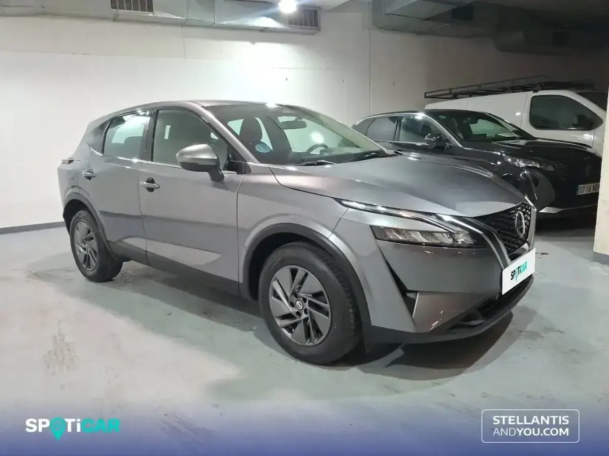 Usado Nissan Qashqai Acenta 158 CV (116 kW) 2024 Gris SUV