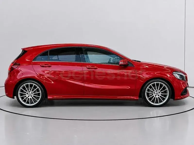 Usado Mercedes A180 116 CV (85 kW) 2018 Rojo Berlina