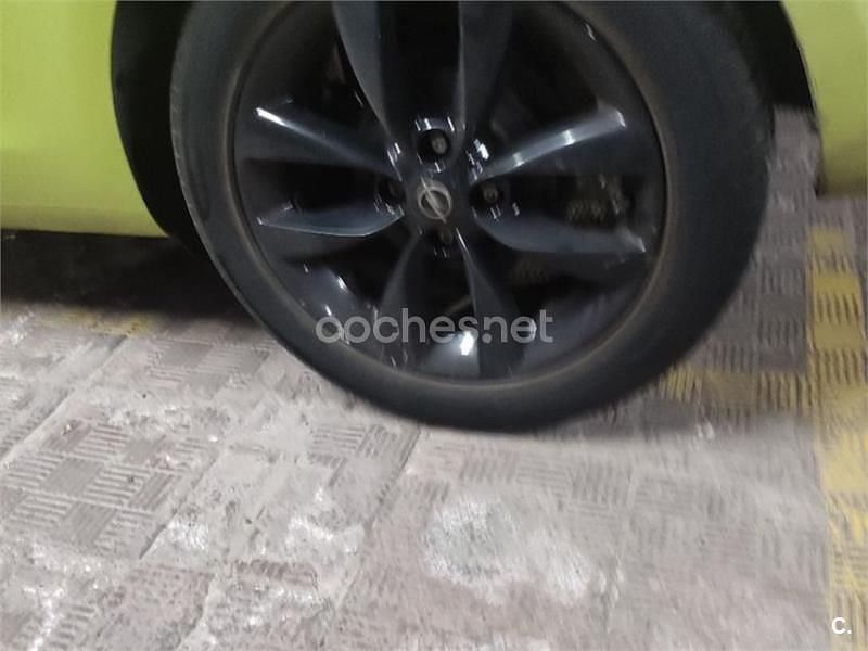 Usado Opel Adam Slam 115 CV (84 kW) 2015 Verde Utilitario