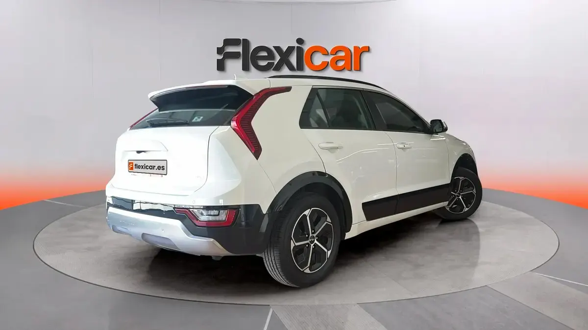 Usado Kia Niro 141 CV (103 kW) 2023 Blanco SUV