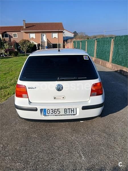 Usado VW Golf IV Conceptline 75 CV (55 kW) 2002 Blanco Berlina