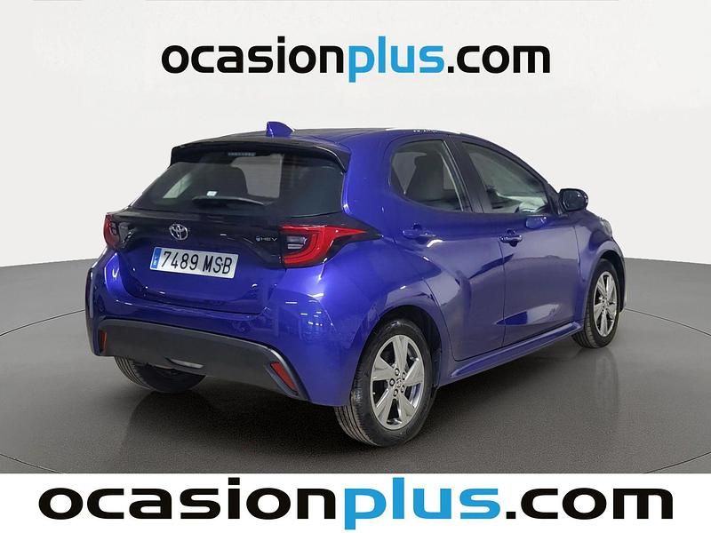 Usado Toyota Yaris Hybrid Active 116 CV (85 kW) 2024 Azul Utilitario