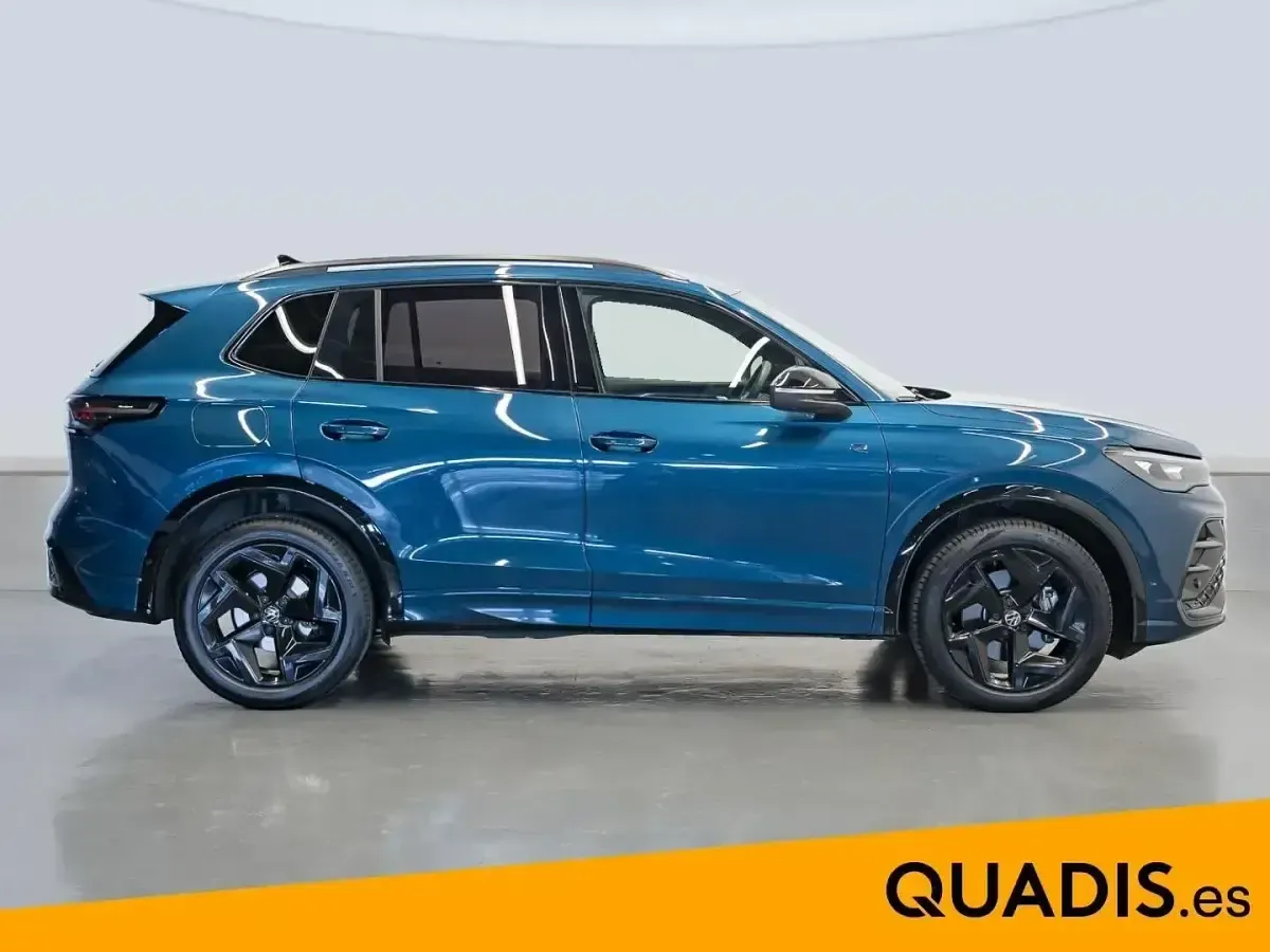 Usado VW Tiguan R-line 150 CV (110 kW) 2025 Azul SUV