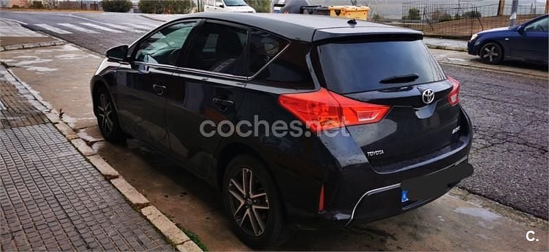 Usado Toyota Auris 90 CV (66 kW) 2015 Negro Berlina