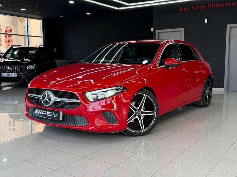 Usado Mercedes A180 116 CV (85 kW) 2019 Rojo Utilitario