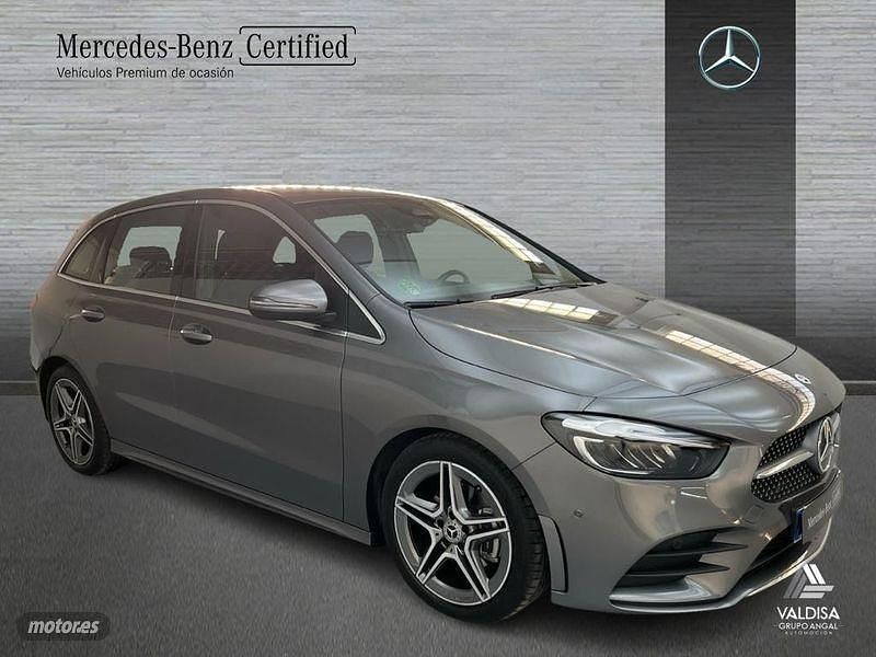 Usado Mercedes B200 AMG line 150 CV (110 kW) 2025 Gris Monovolumen