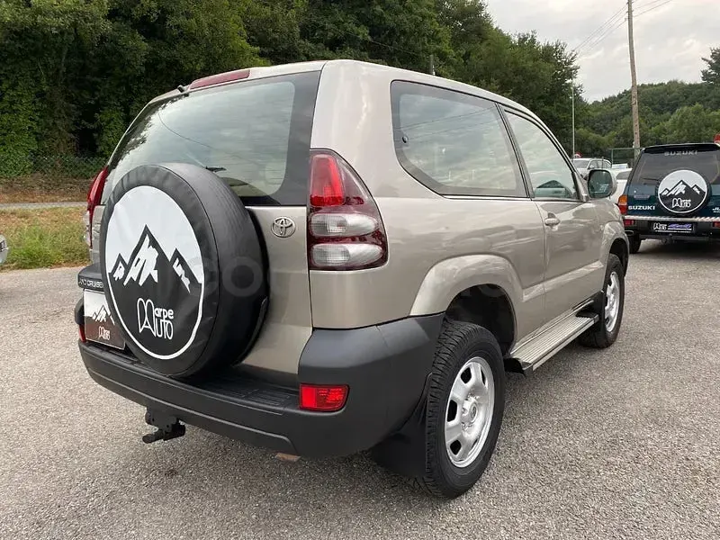 Usado Toyota Land Cruiser 166 CV (122 kW) 2004 Gris / plata SUV