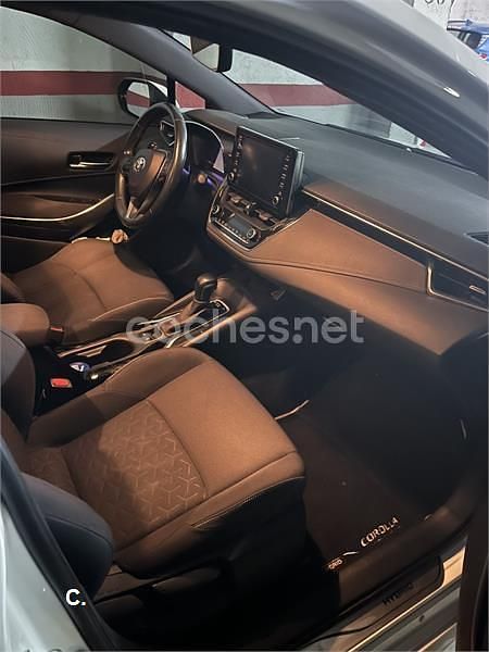 Usado Toyota Corolla Active 122 CV (89 kW) 2020 Blanco Berlina