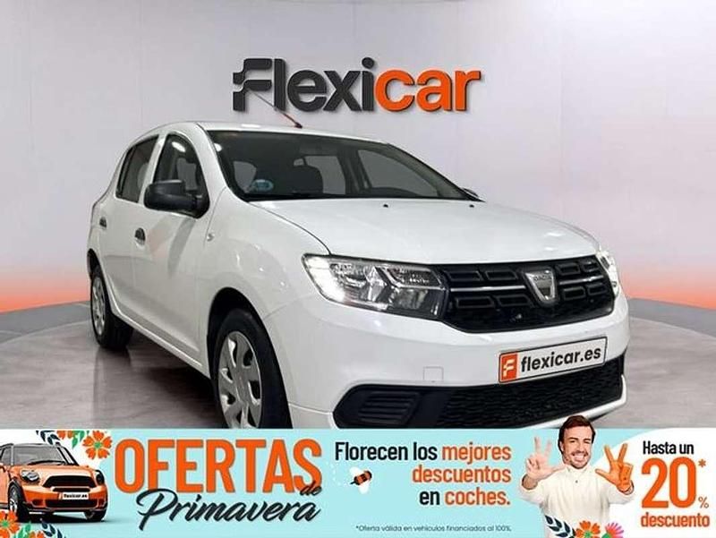 Usado Dacia Sandero Acces 75 CV (55 kW) 2019 Blanco Utilitario