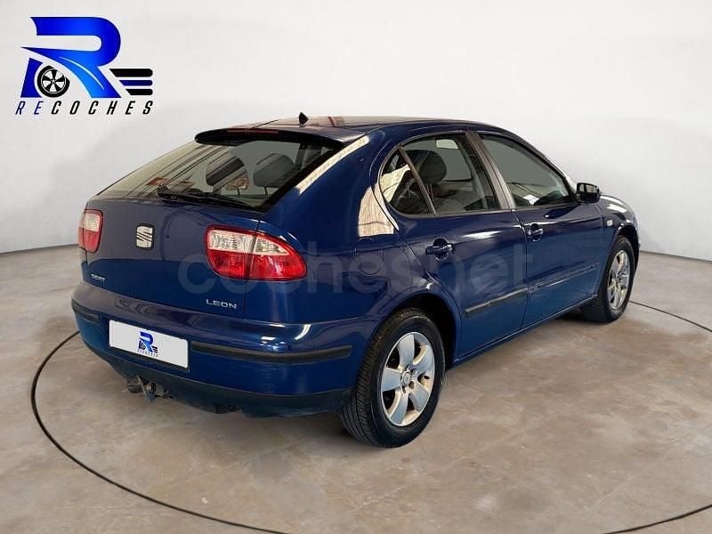 Usado Seat Leon 105 CV (77 kW) 2001 Azul Utilitario