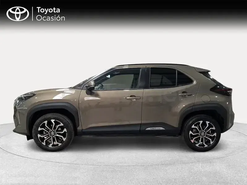Usado Toyota Yaris Cross Active 116 CV (85 kW) 2025 Marrón SUV