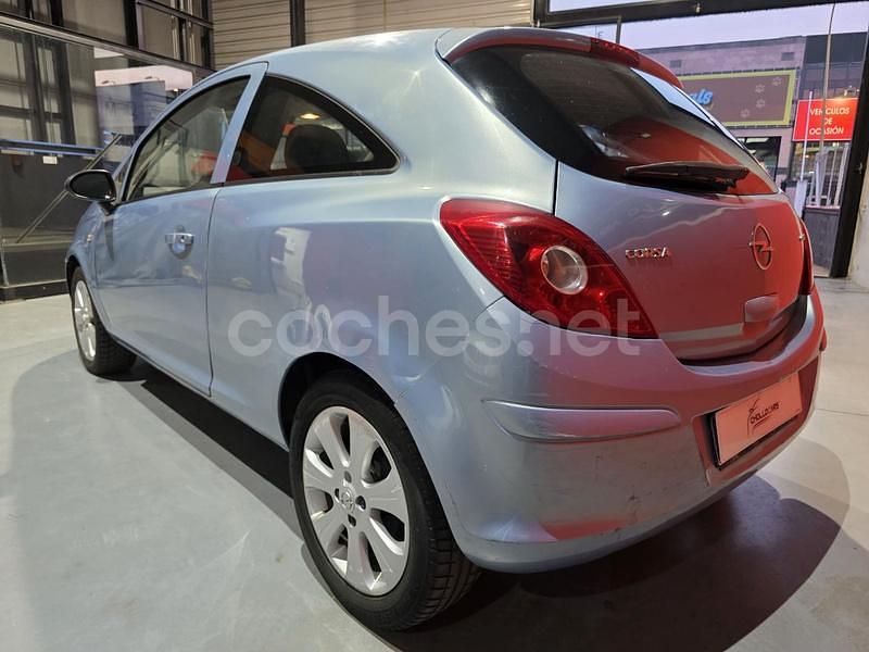 Usado Opel Corsa 75 CV (55 kW) 2008 Gris / plata Berlina