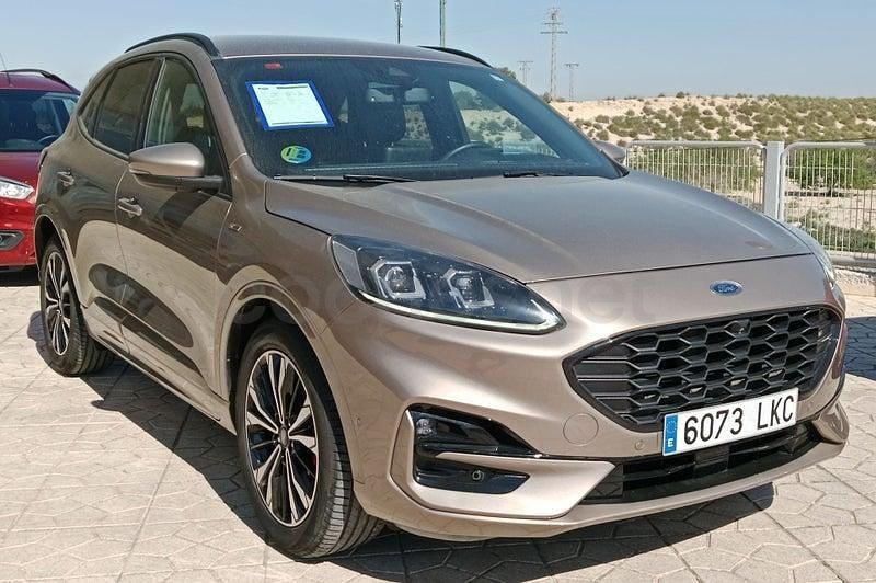 Usado Ford Kuga ST-Line X 150 CV (110 kW) 2020 Gris / plata SUV