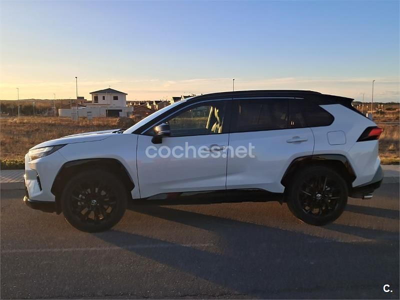 Usado Toyota RAV4 Hybrid Style 218 CV (160 kW) 2022 Blanco SUV