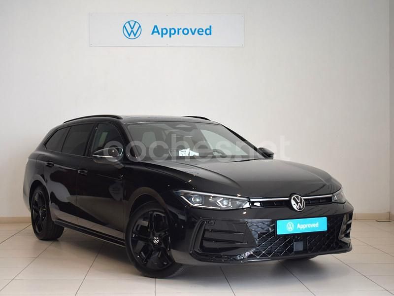 Negro Nuevo 2025 VW Passat R-line Familiar | 46.990 € (Un poco caro) - Imagen 1/4