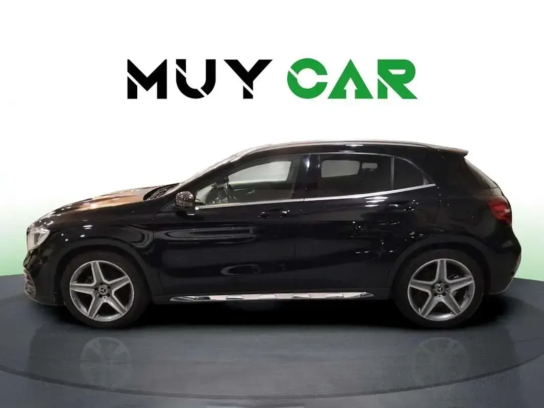 Usado Mercedes GLA180 122 CV (89 kW) 2018 Negro SUV