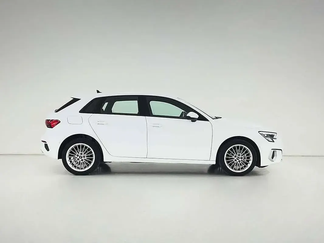 Usado Audi A3 Sportback Advanced 110 CV (80 kW) 2022 Blanco Utilitario