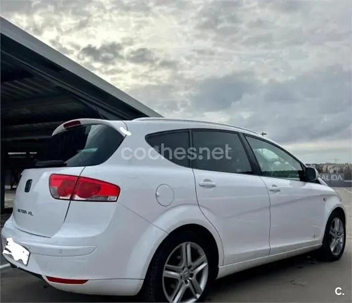 Usado Seat Altea XL Reference 105 CV (77 kW) 2011 Blanco Monovolumen