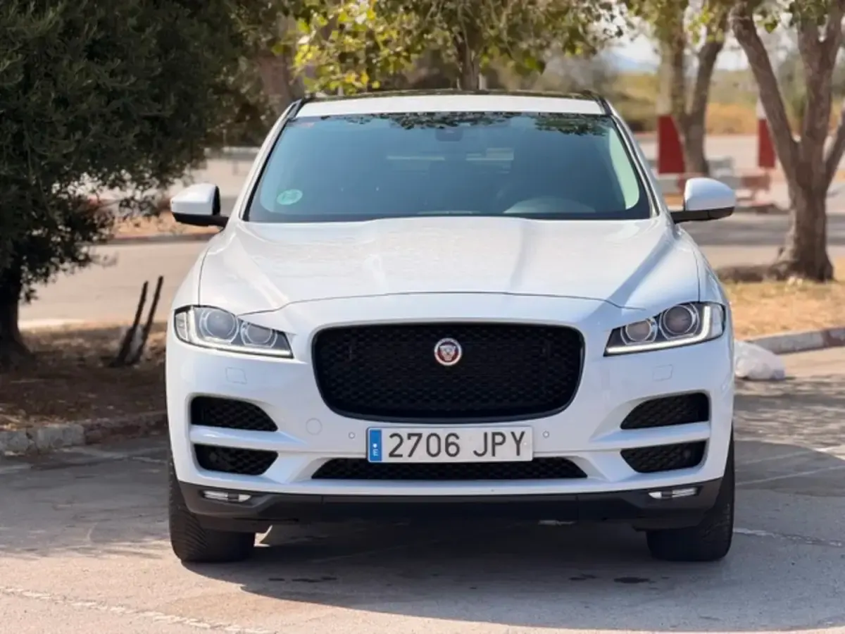 Usado Jaguar F-Pace R-Sport 300 CV (220 kW) 2016 Blanco SUV