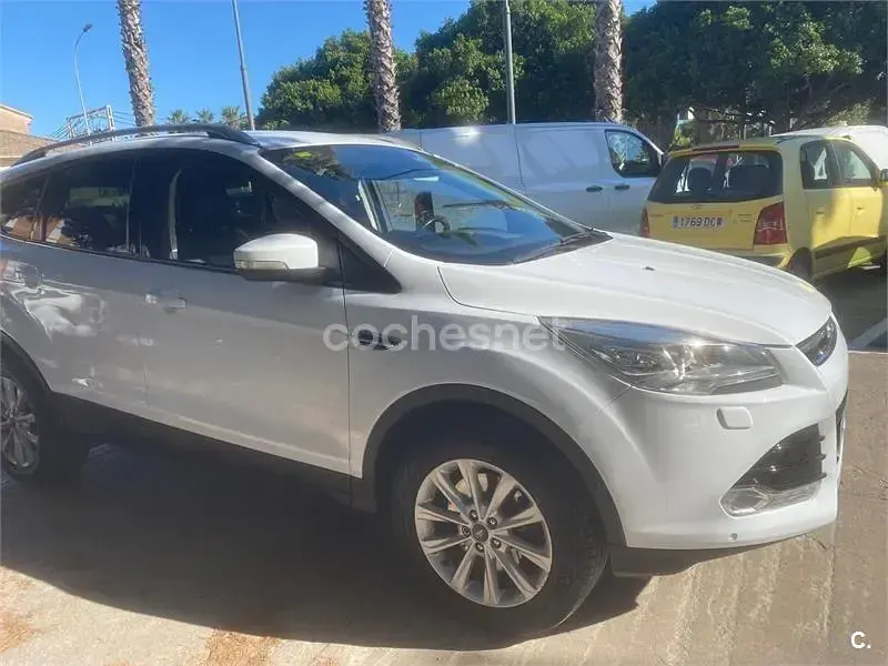 Usado Ford Kuga Titanium 150 CV (110 kW) 2015 Blanco SUV